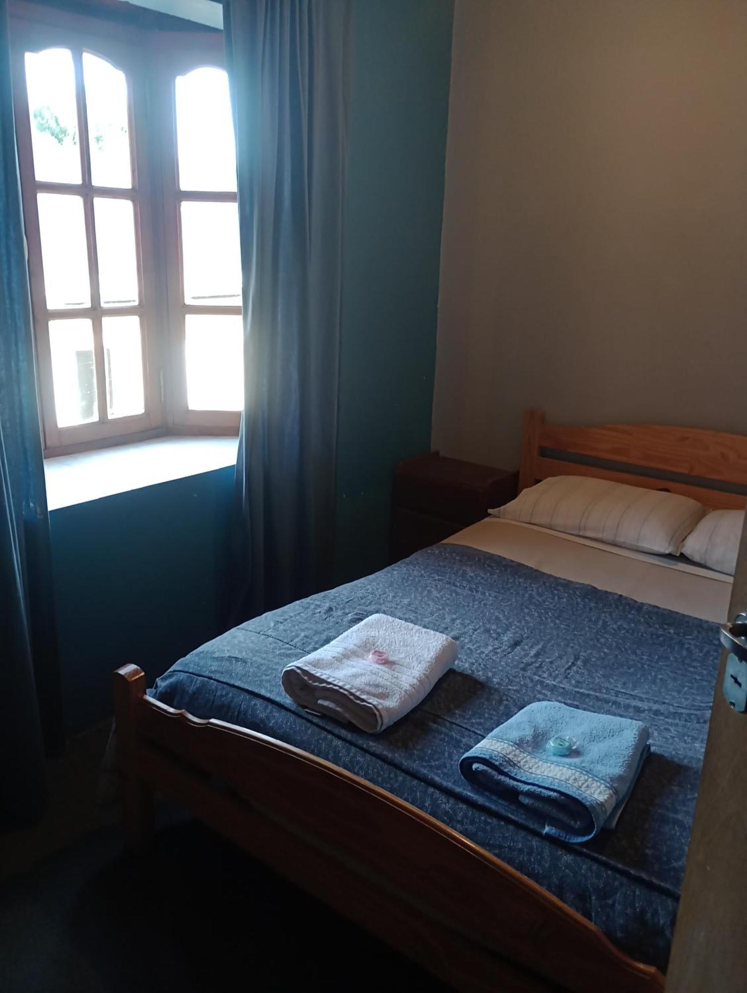 La Casa De Emma Hostel Esquel Bagian luar foto