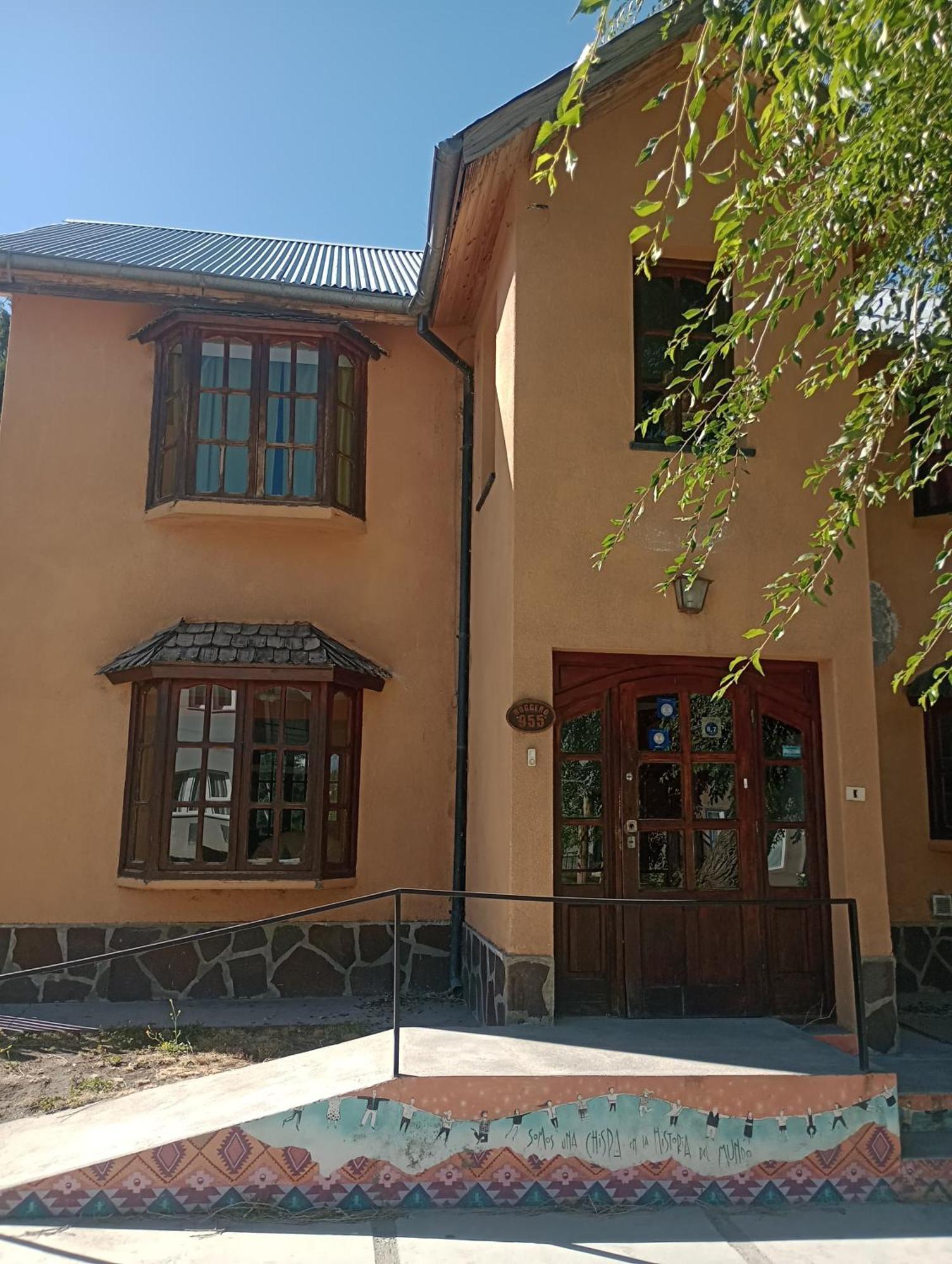 La Casa De Emma Hostel Esquel Bagian luar foto